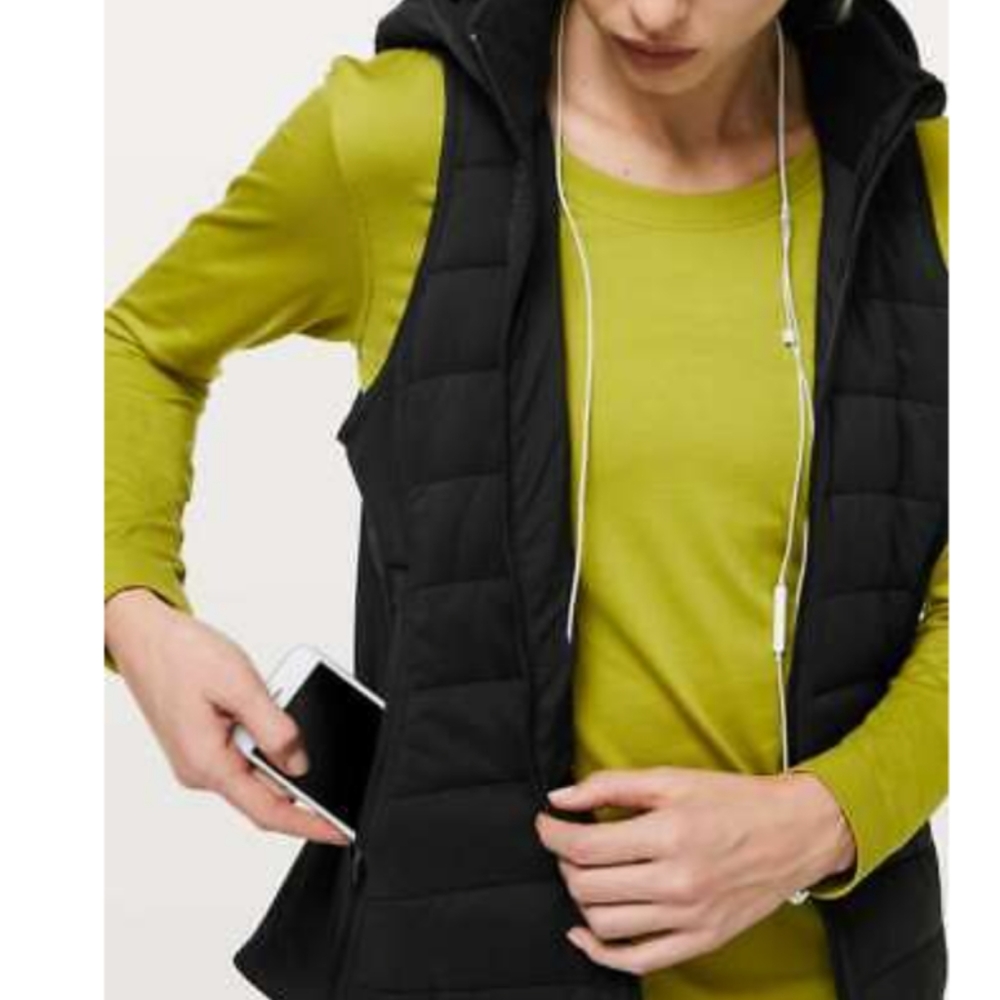 Lululemon Extra Mile Water Resistant Vest